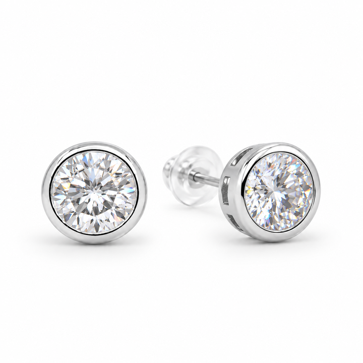 Éviane Bezel Stud Earrings in 925 Sterling Silver - 0.5ct bezel