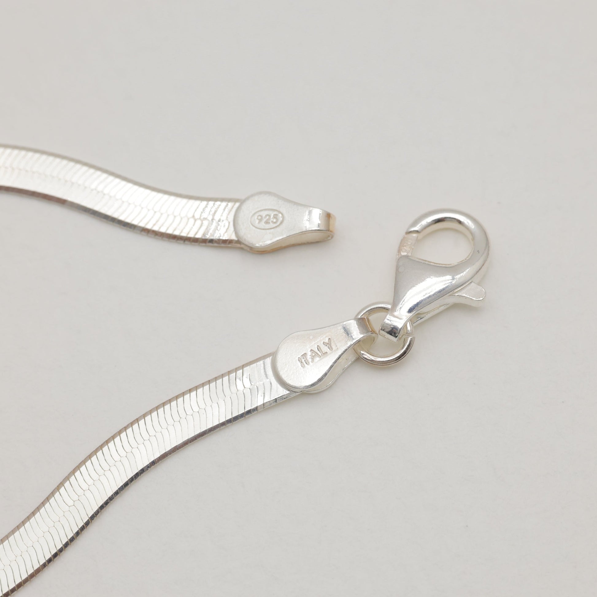 Detailed shot of the 925 sterling silver clasp with Italy engraving
