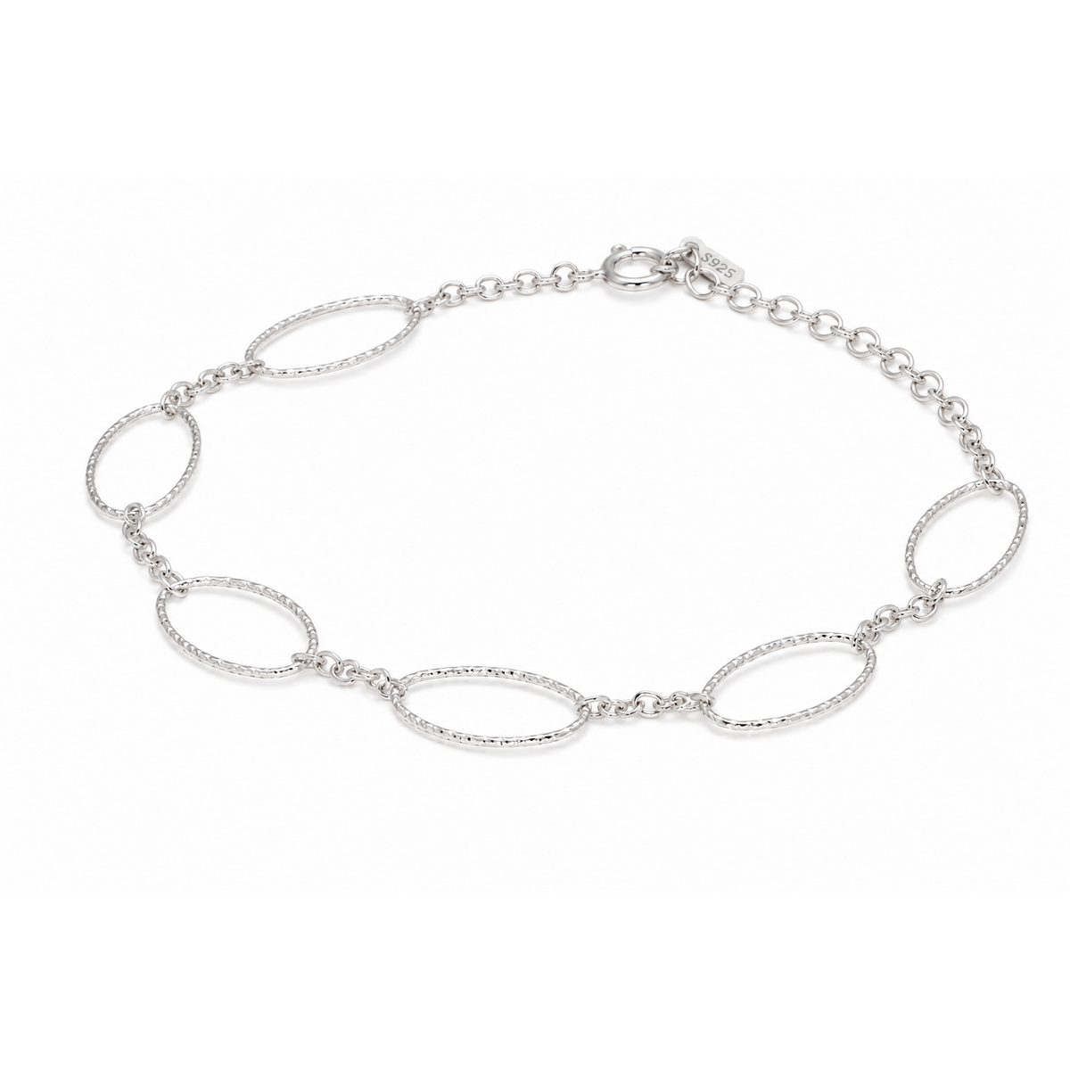 Élise Textured Oval Link Bracelet in 925 Sterling Silver – angled view