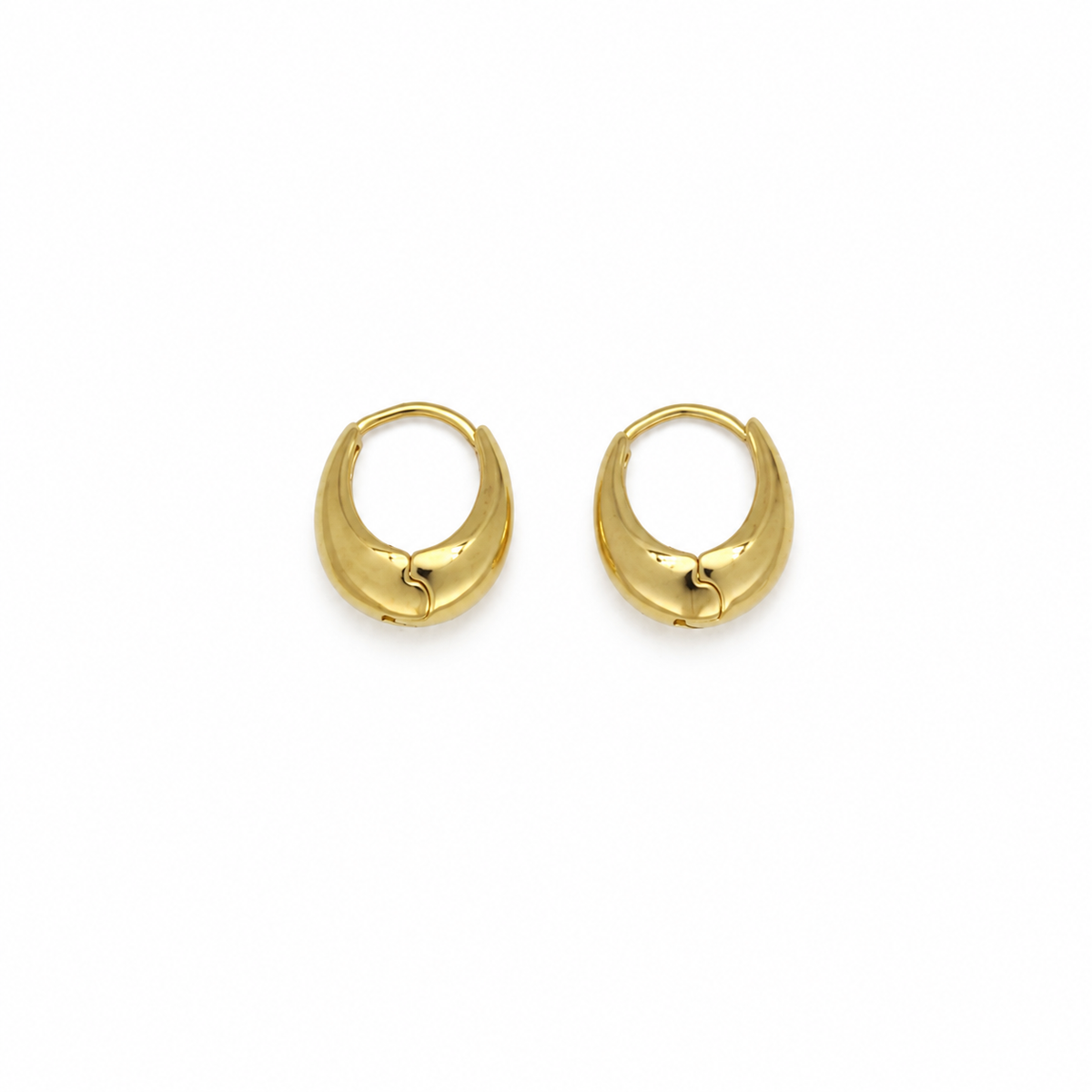 Élise sculptural tapered hoop earrings in 18K gold vermeil front view