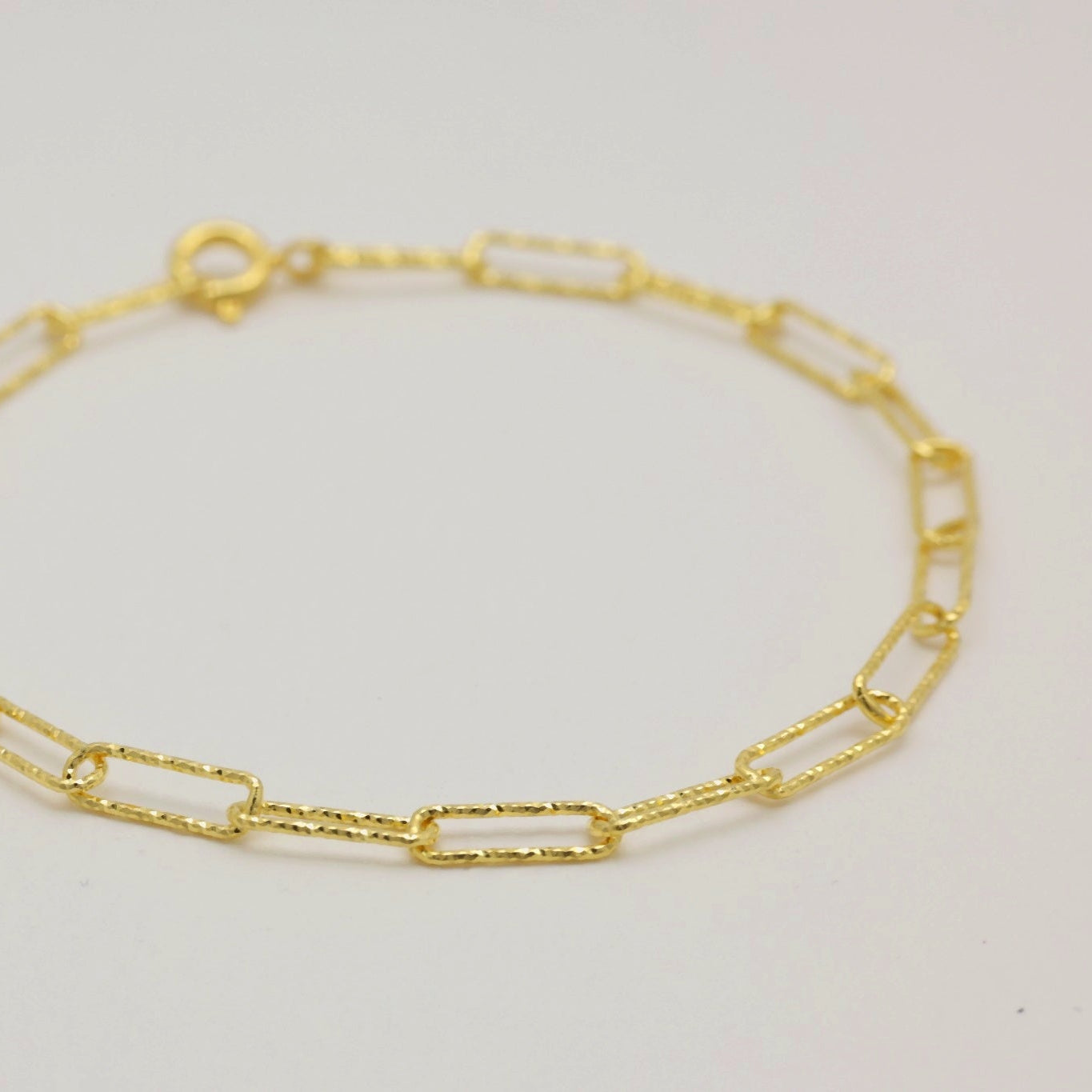 Side view of Cédrine Bracelet highlighting shimmer and structure

