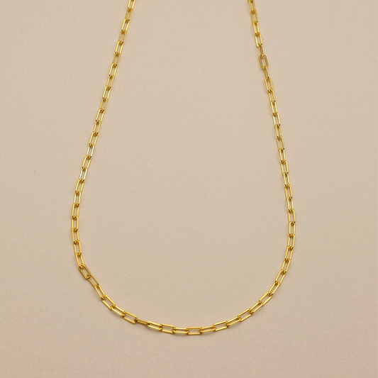 Anaëlle chain necklace in 18K gold vermeil with rectangular links, flat lay view