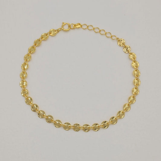 Full view of bracelet with spring clasp and extender chain.

