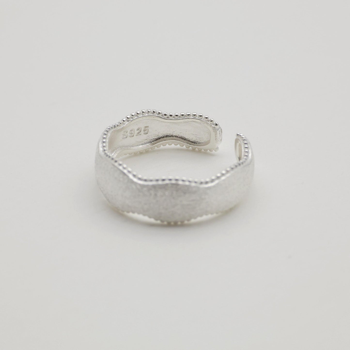  Main image of Éloïse Sculptural Ring in 925 sterling silver on neutral background