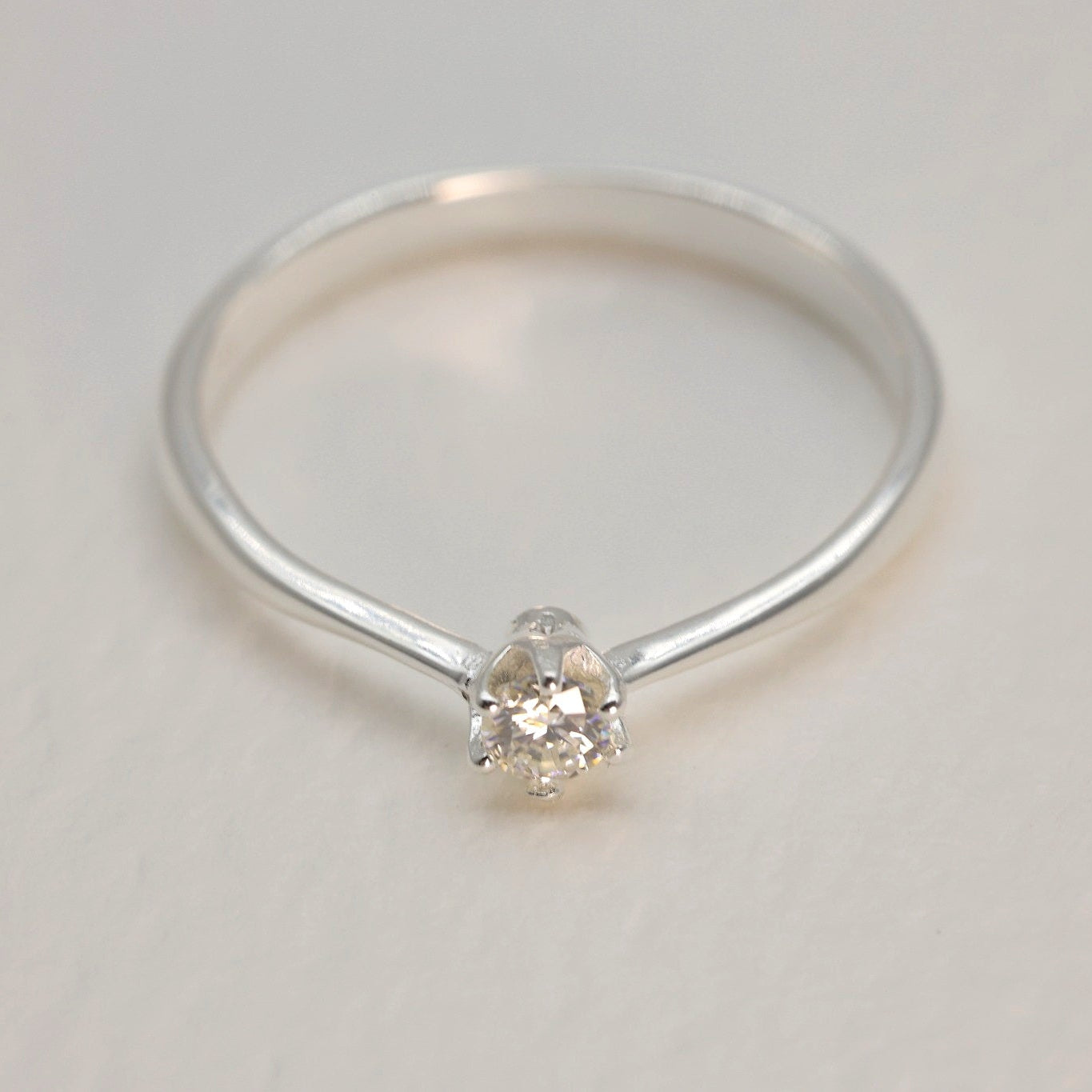 Astrée Solitaire Ring in 925 Sterling Silver