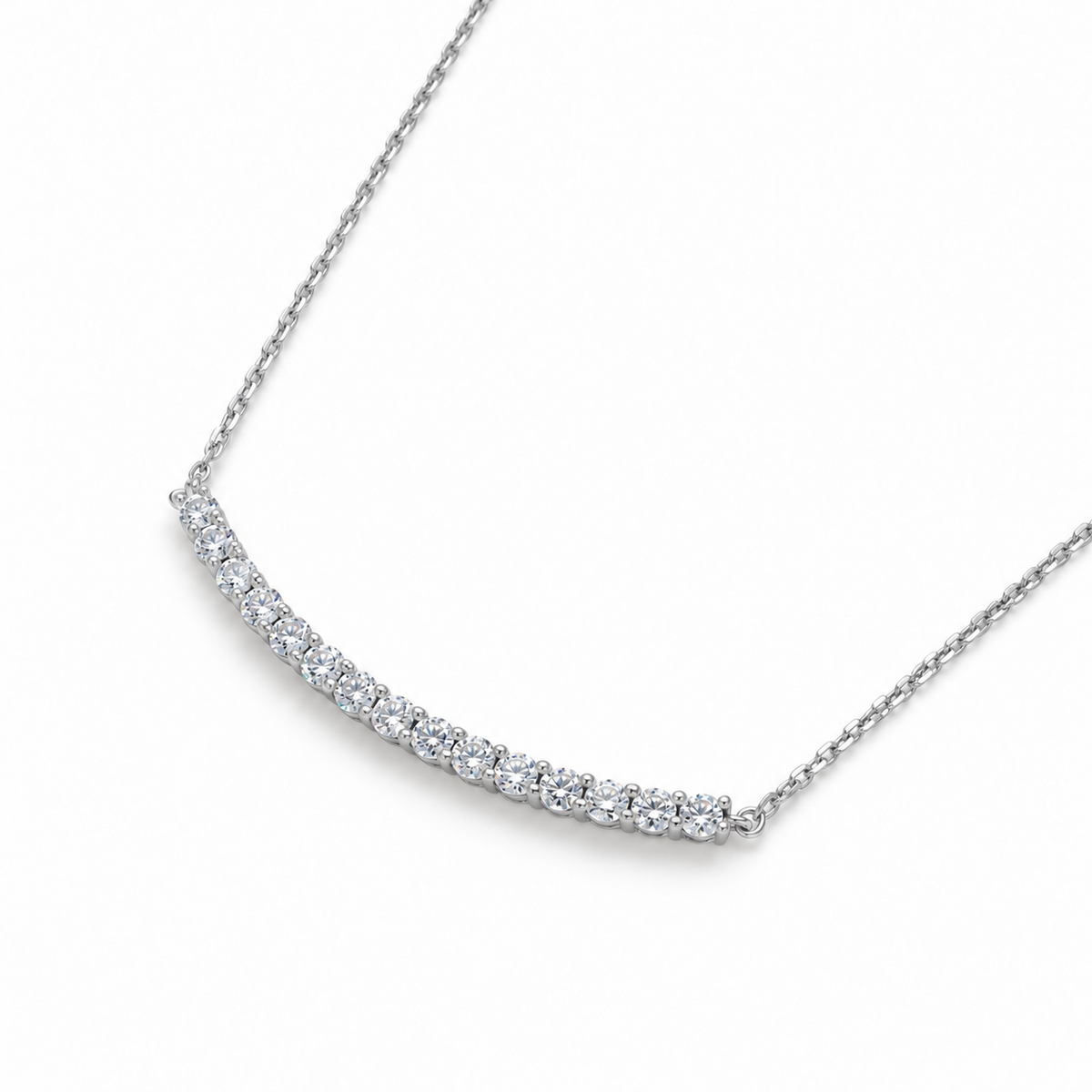 Élodine Graduated Moissanite Bar Necklace in 925 Silver detail view