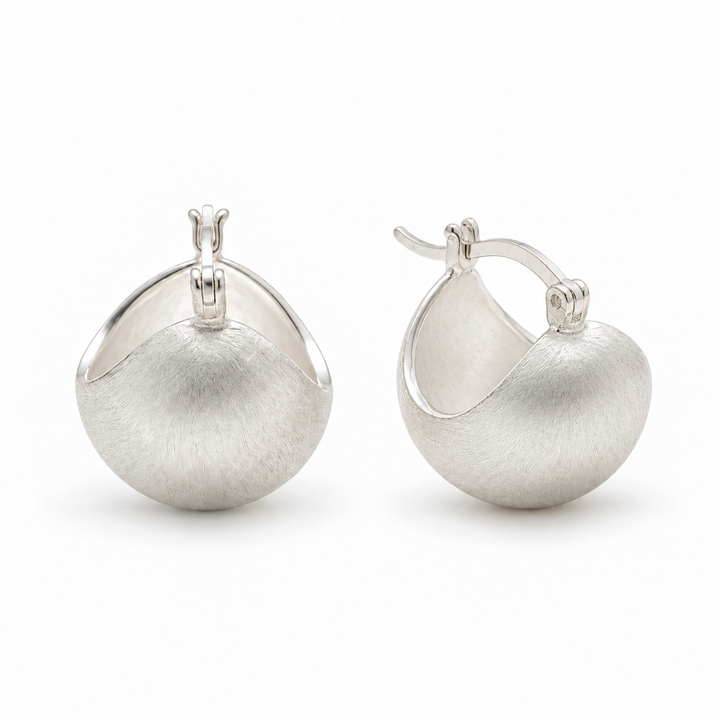 Noélie Sculpted Hoop Earrings in 925 Sterling Silver by MOA