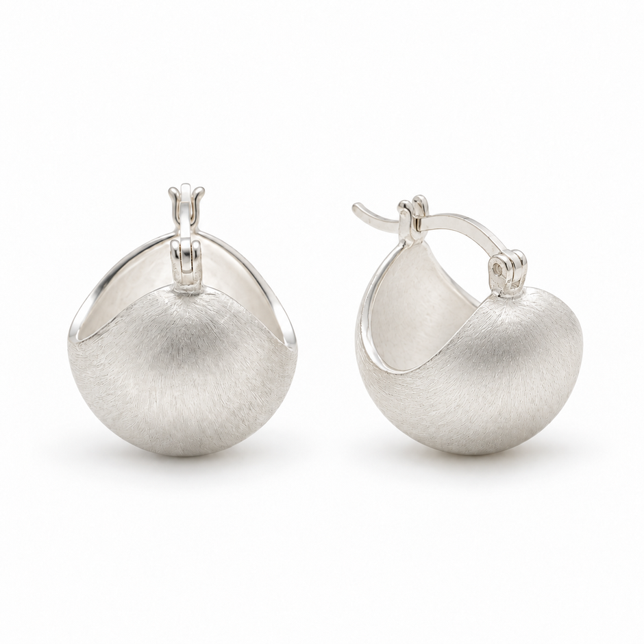Noélie Sculpted Hoop Earrings in 925 Sterling Silver by MOA