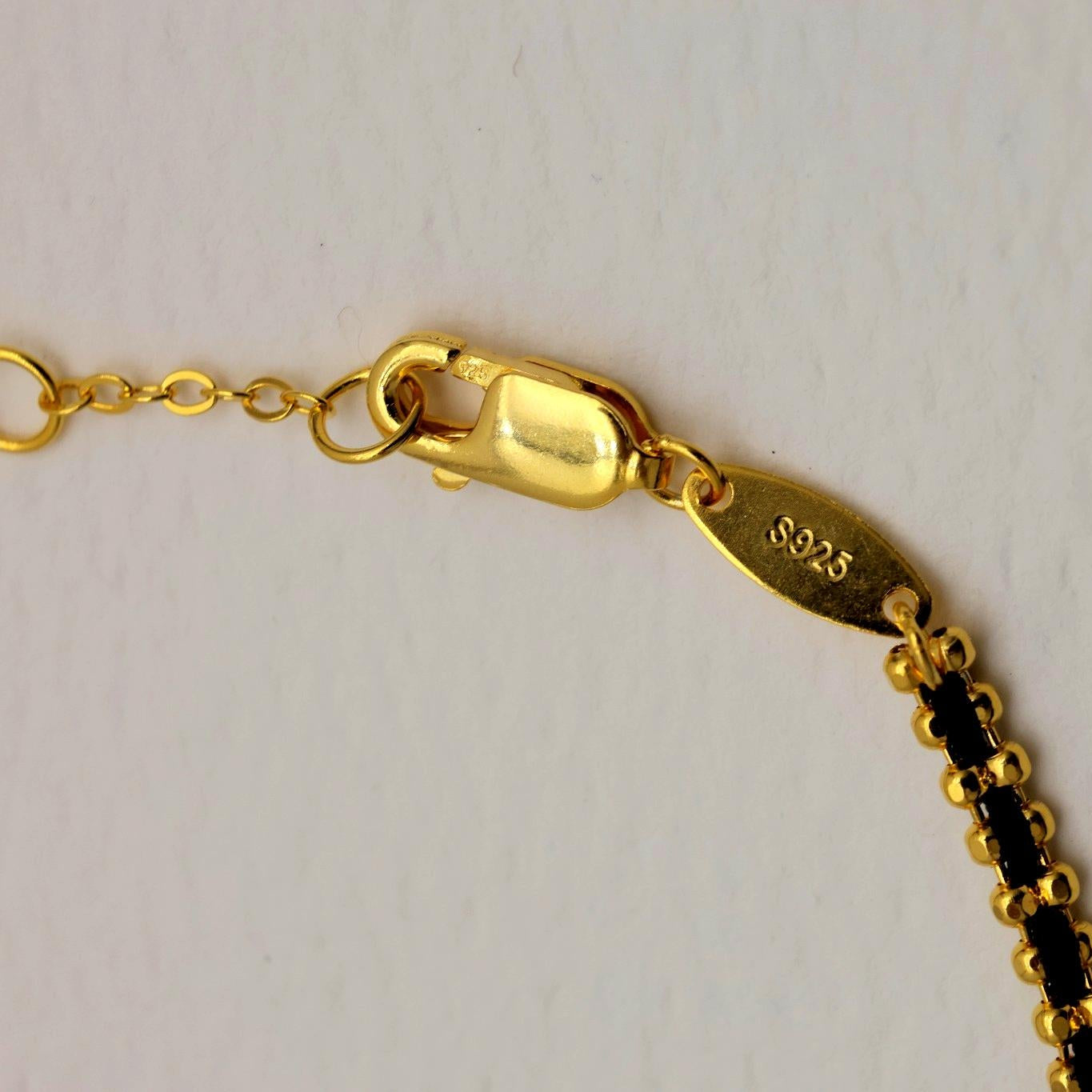 Detailed image of the clasp marked "925" on the Agnès Bracelet.