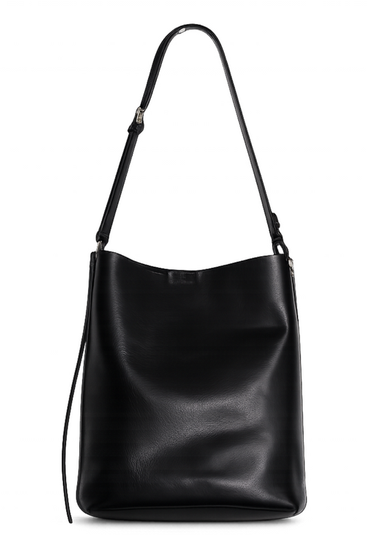 Soren Leather Shoulder Bag in Black