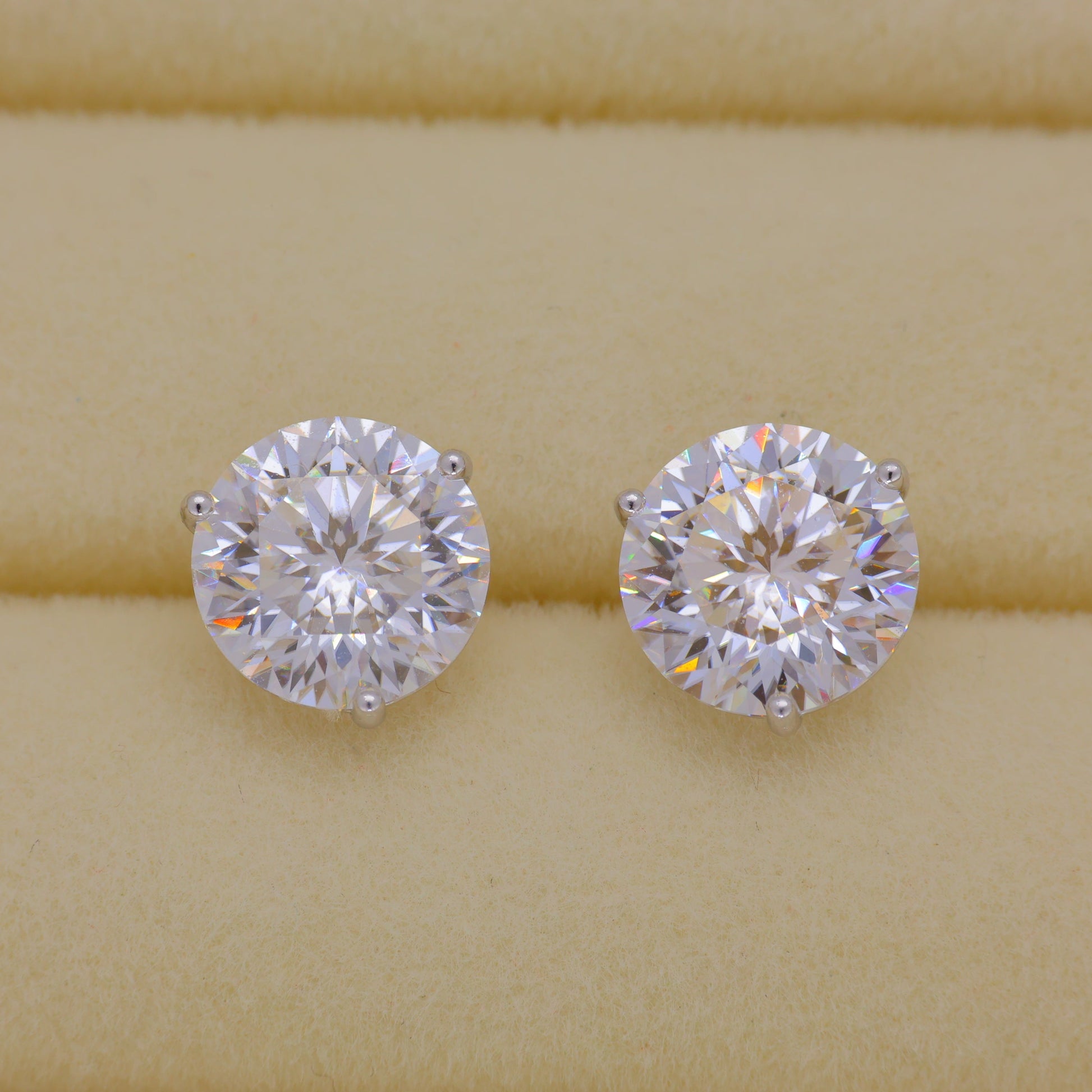 Virelle Classic Basket Stud Earrings in 925 Sterling Silver by MOA - view 1