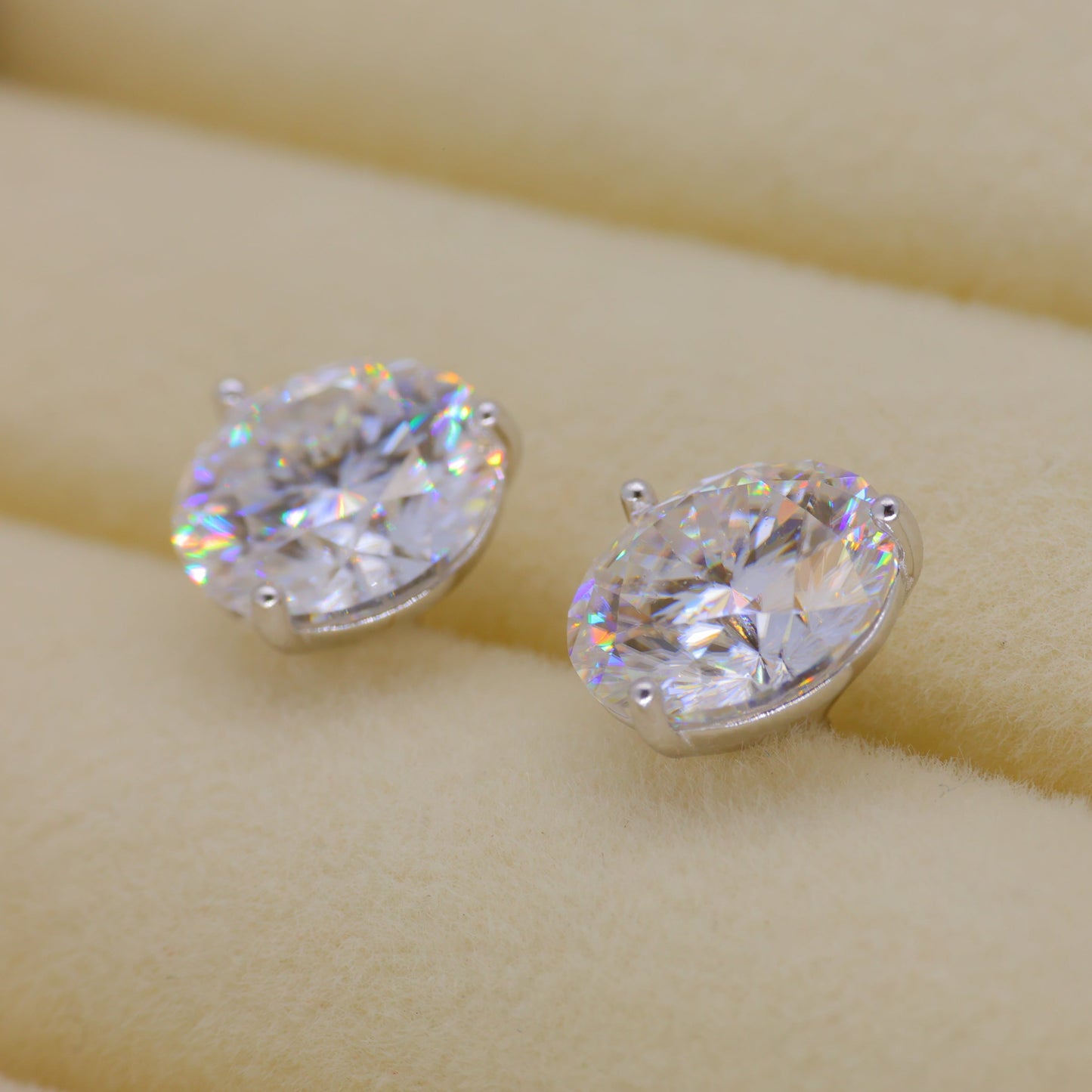 Virelle Classic Basket Stud Earrings in 925 Sterling Silver by MOA - view 2